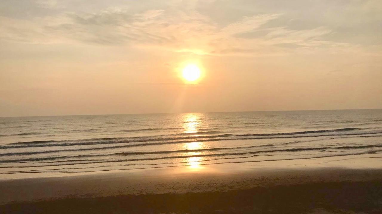 Oriental Beach By Winnie Ча-Ам Экстерьер фото